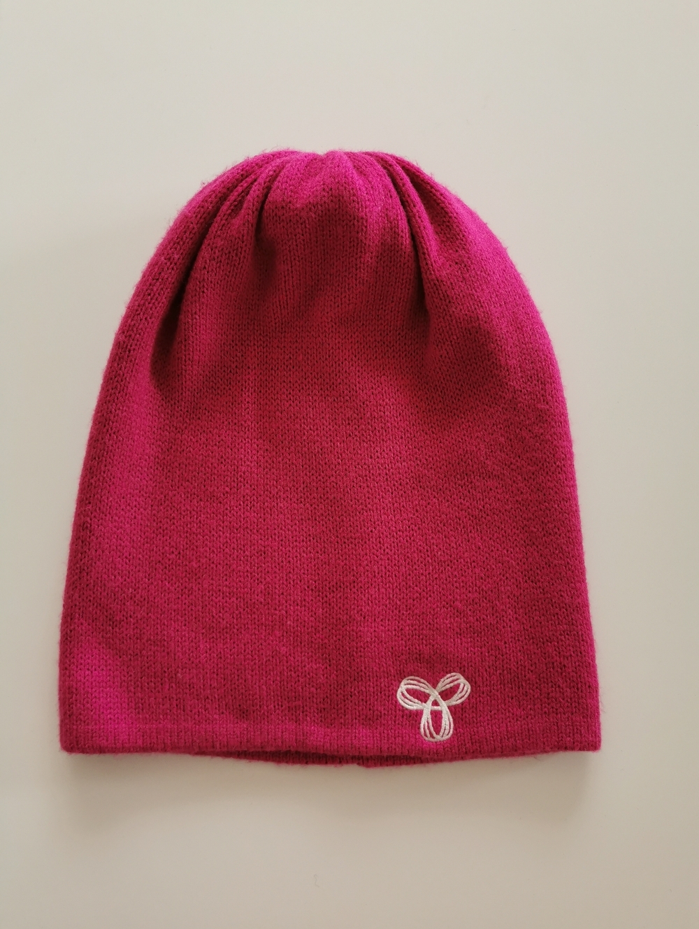 Aritzia TNA Fuchsia Pink Knit Beanie Hat Toque with Embroidered Logo